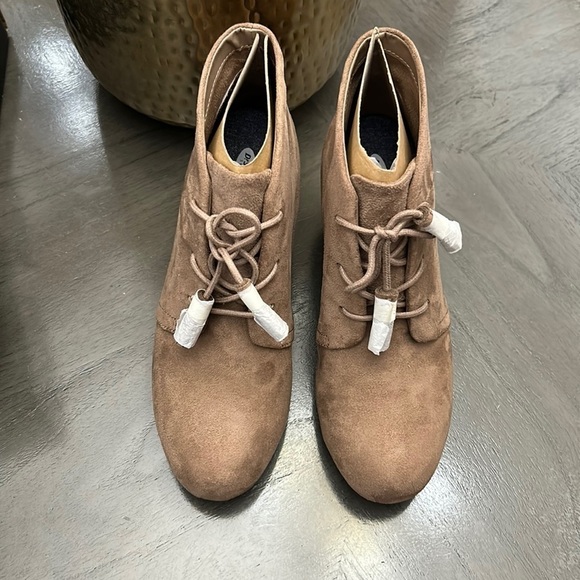 WOMEN'S DR. SCHOLLS DAKOTA WEDGE BOOTIES (WIDE) - Picture 3 of 13